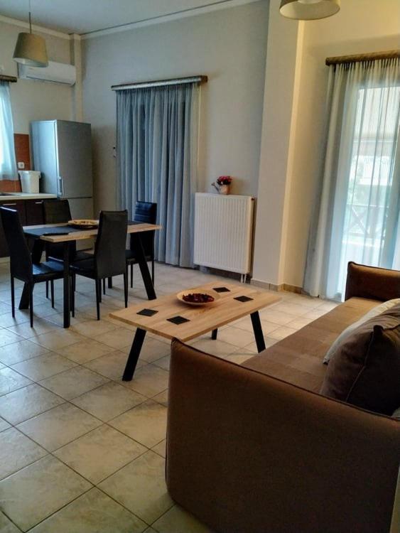 N&Μ Apartment Methana Ngoại thất bức ảnh