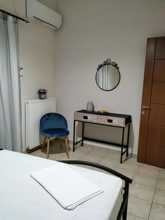 N&Μ Apartment Methana Ngoại thất bức ảnh