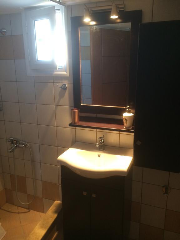 N&Μ Apartment Methana Ngoại thất bức ảnh